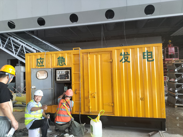 阿图什怎样判断空气滤清器是否需要更换？